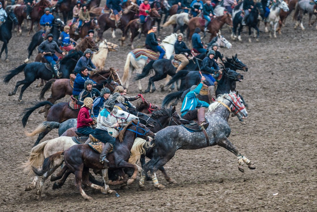 buzkashi-horse-race-gallop-chapandaz-tajikistan-central-asia