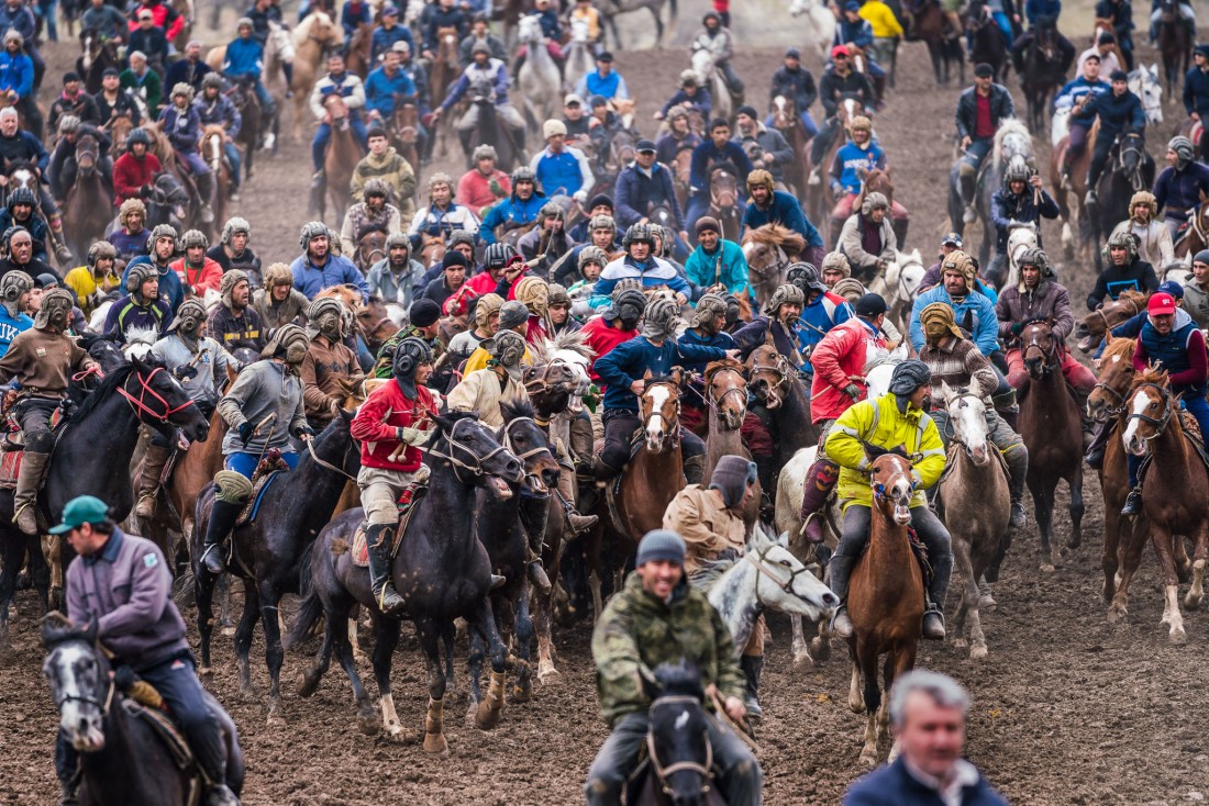 buzkashi-horses-race-chapandaz-tajikistan-central-asia