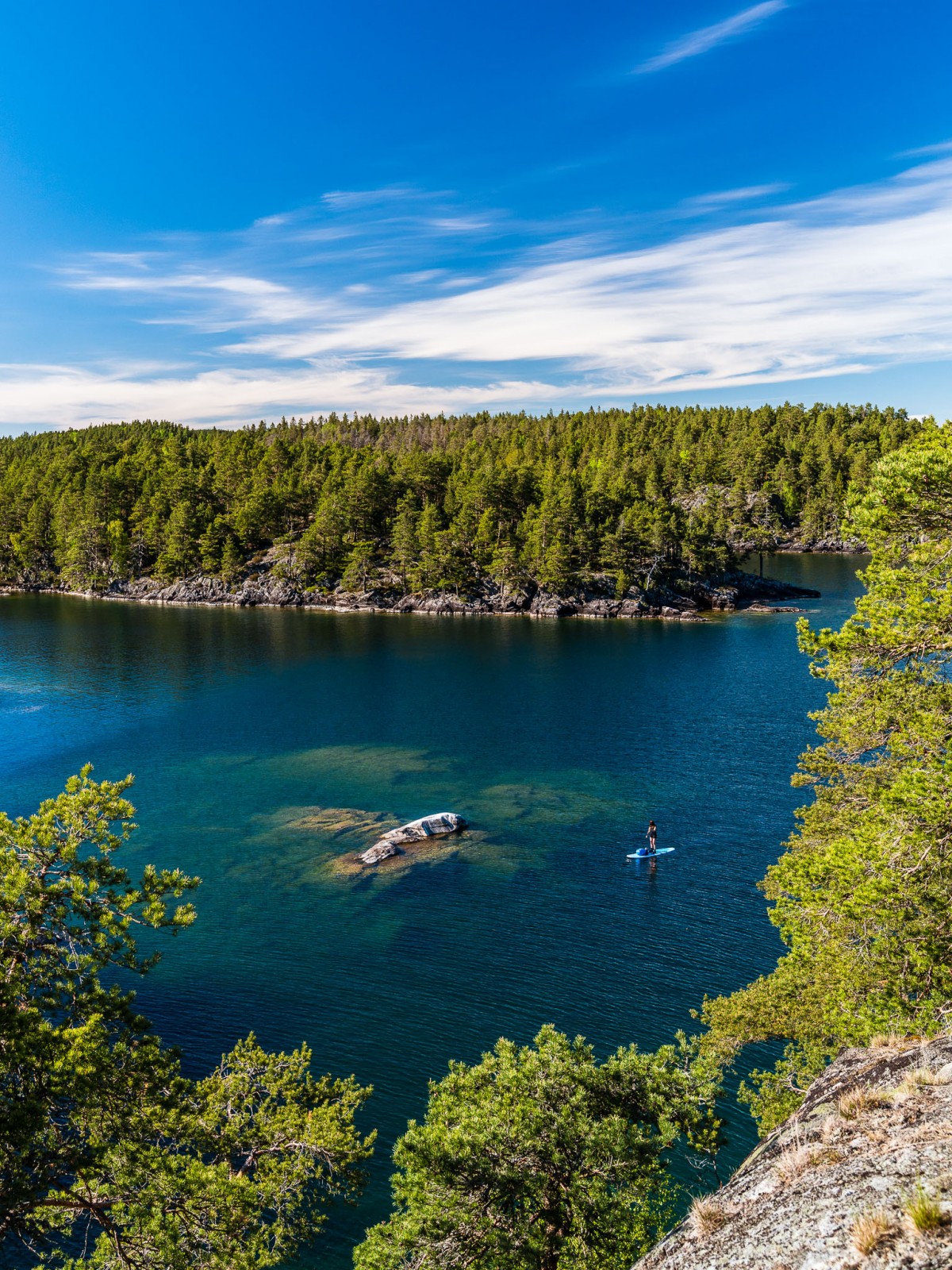 Озеро верна. Озеро Меларен Швеция. Озеро Веттерн. Оз. Веттерн, Швеция. Озеро Токерн Швеция.